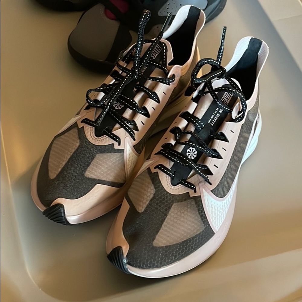 Nike zoom gravity